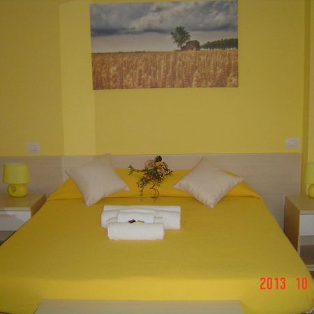 Hotel La Via Del Volano Codigoro Habitación foto