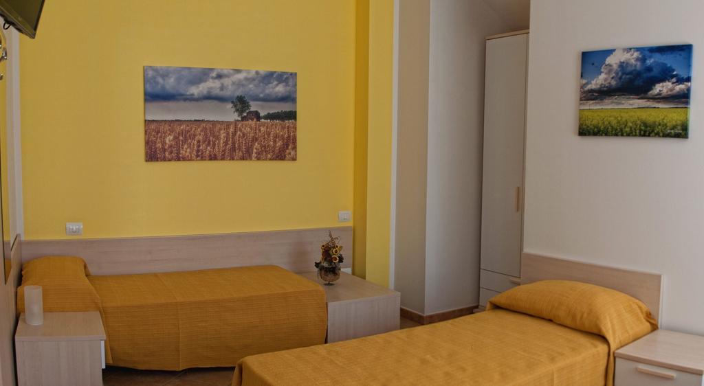 Hotel La Via Del Volano Codigoro Habitación foto